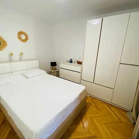 Away - Chic And Cozy * Constanţa