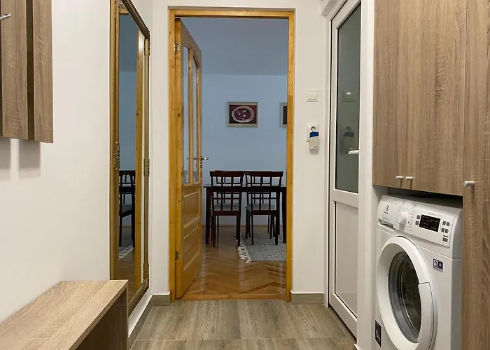 Away - Chic And Cozy *