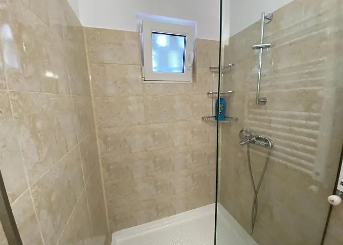 Away - Chic And Cozy * Constanţa