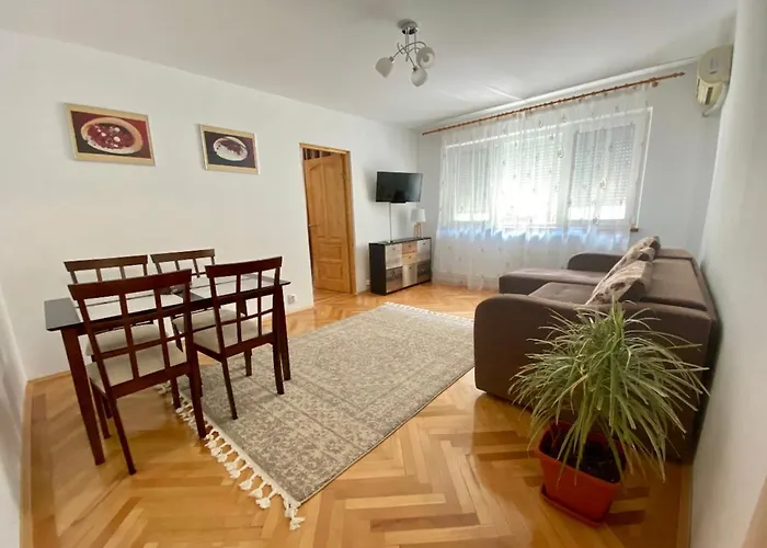 Apartment Away - Chic And Cozy *