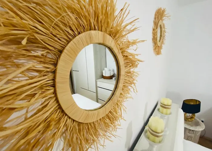 Away - Chic And Cozy Constanţa